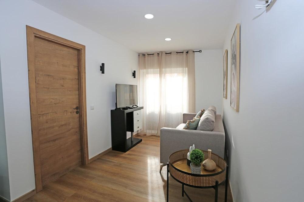B55 - Santo Amaro Hill Apartment