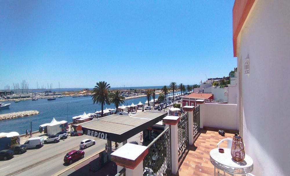 B37 - Central City Door Apartment