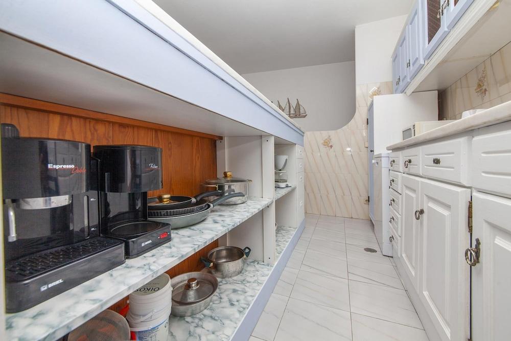 B78 - Fragoso Downtown Apartment