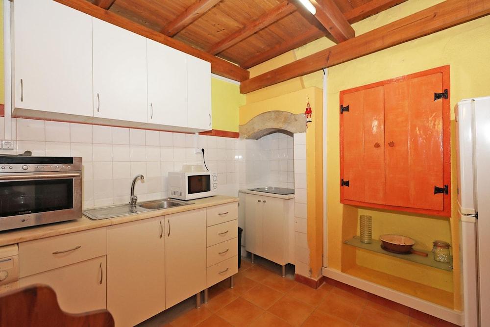 B10 - Rua do Canal 2 Bed Apartment