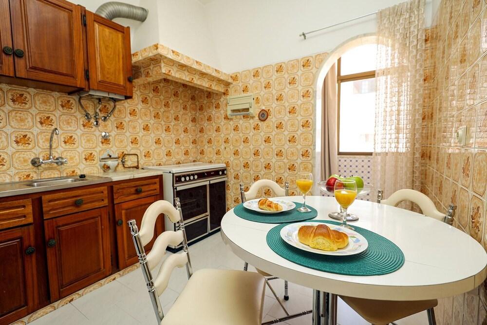 B91 - Bairro Apartment in Lagos