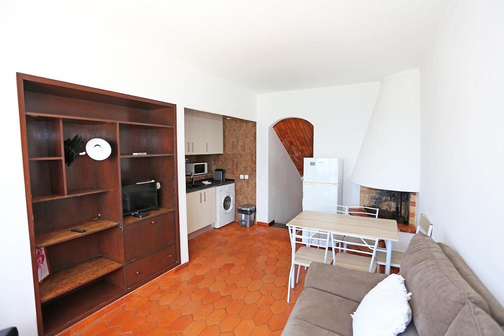 V 03 - Apartment 3 in Seacliff Albufeira