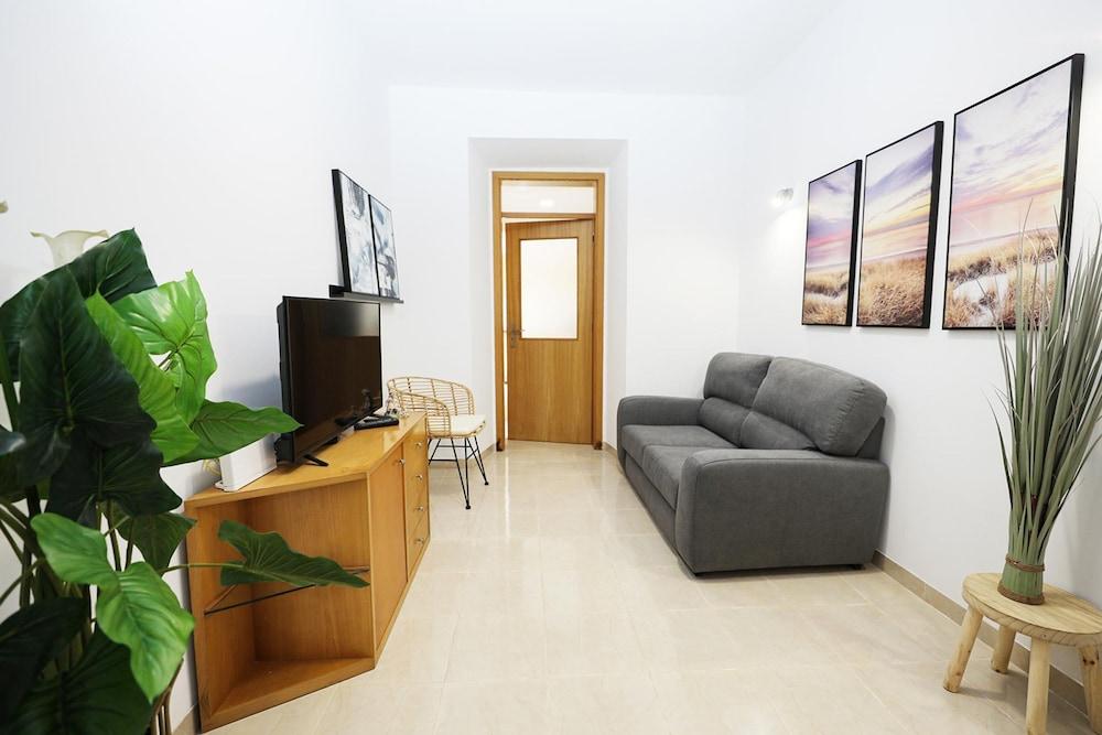 Z 01 - Bedroom 1 in Gil Vicente Guest Rooms