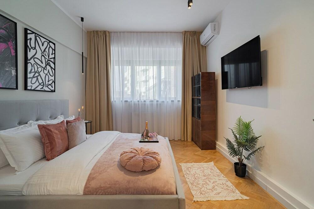 Contemporary 3-Bedroom Lofts - Modern Touches Meet Classic Elegance by Calea Victoriei