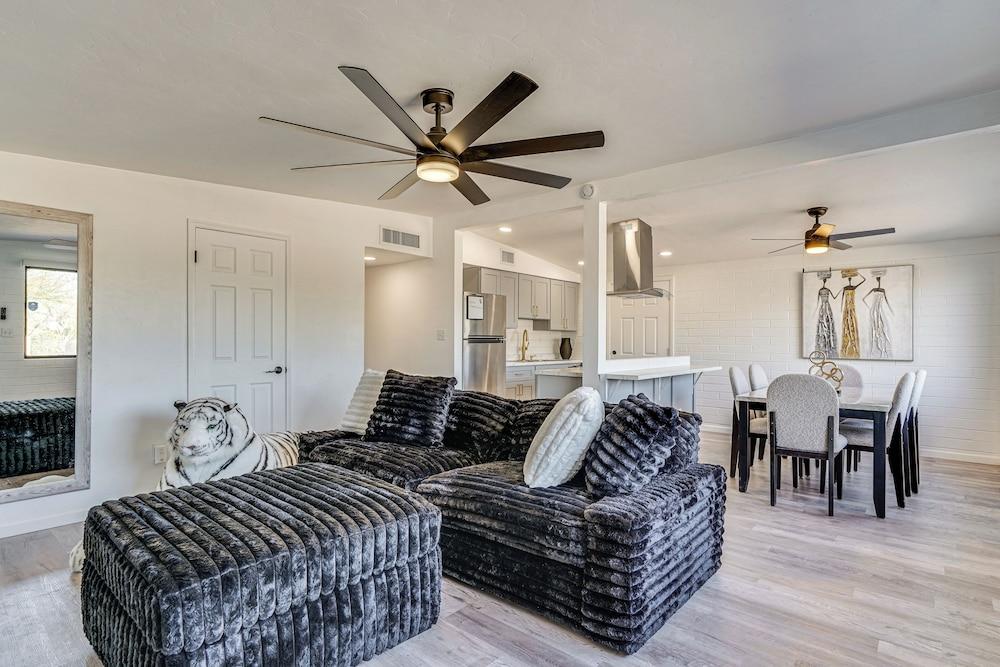 2 Mi to Dtwn: Modern Home w/ Yard in Tucson!