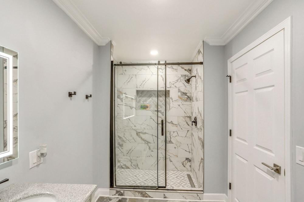 7 Mi to Cedar Point: Retreat w/ Hot Tub & Gazebo