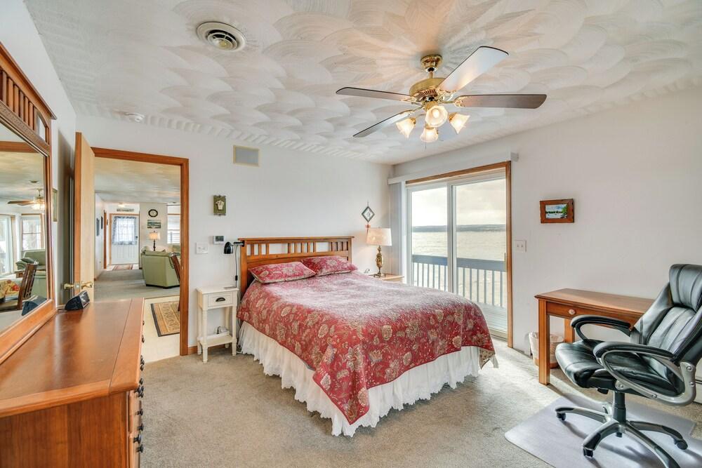 Boat, Grill & Unwind: Lakefront Cayuga Home!