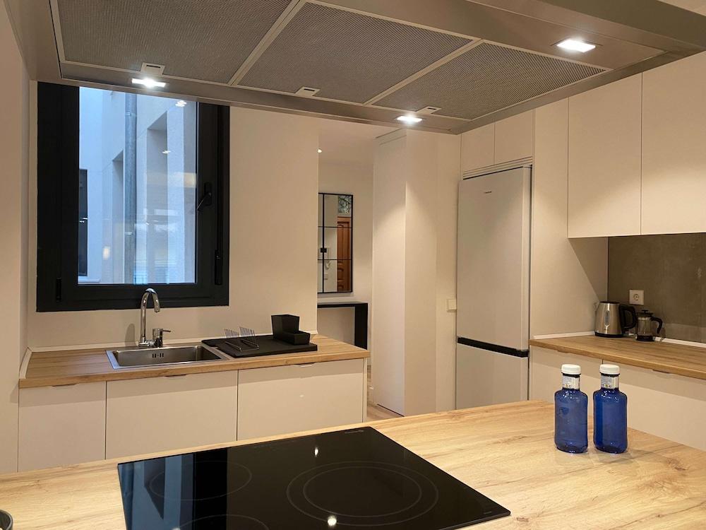 w Majestic 2BR at Palacio Real