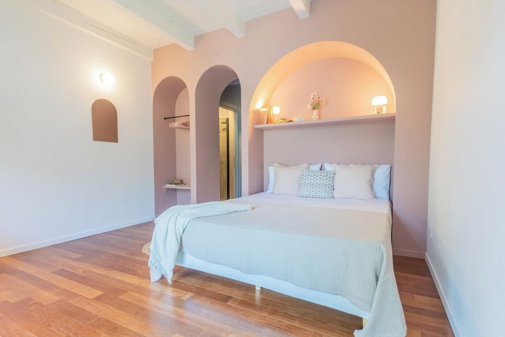 OC Lake Love by Rent all Como