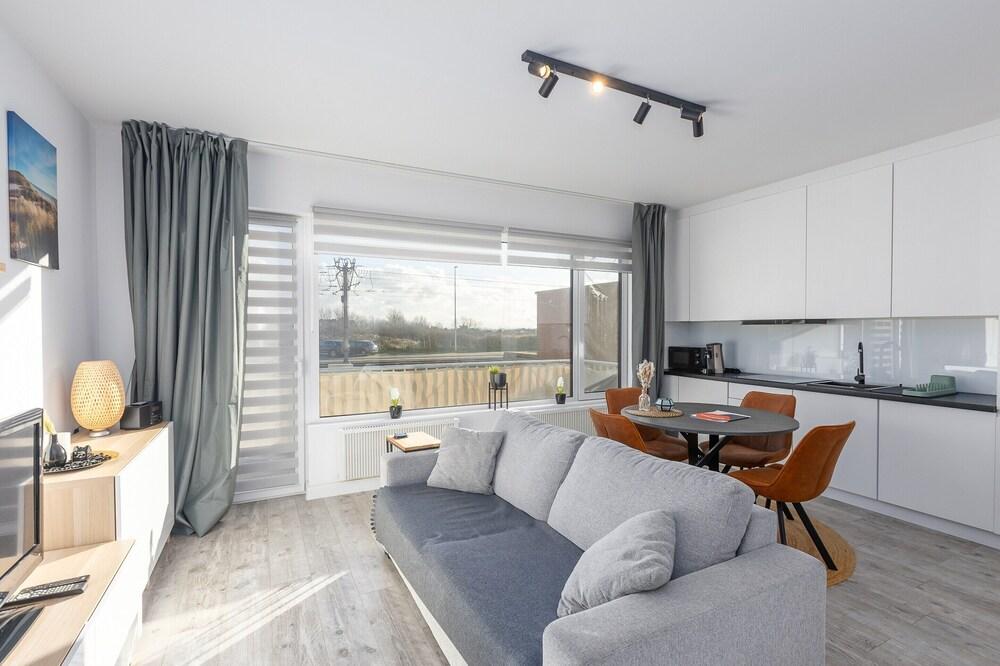 Modern Studio With Parking Space