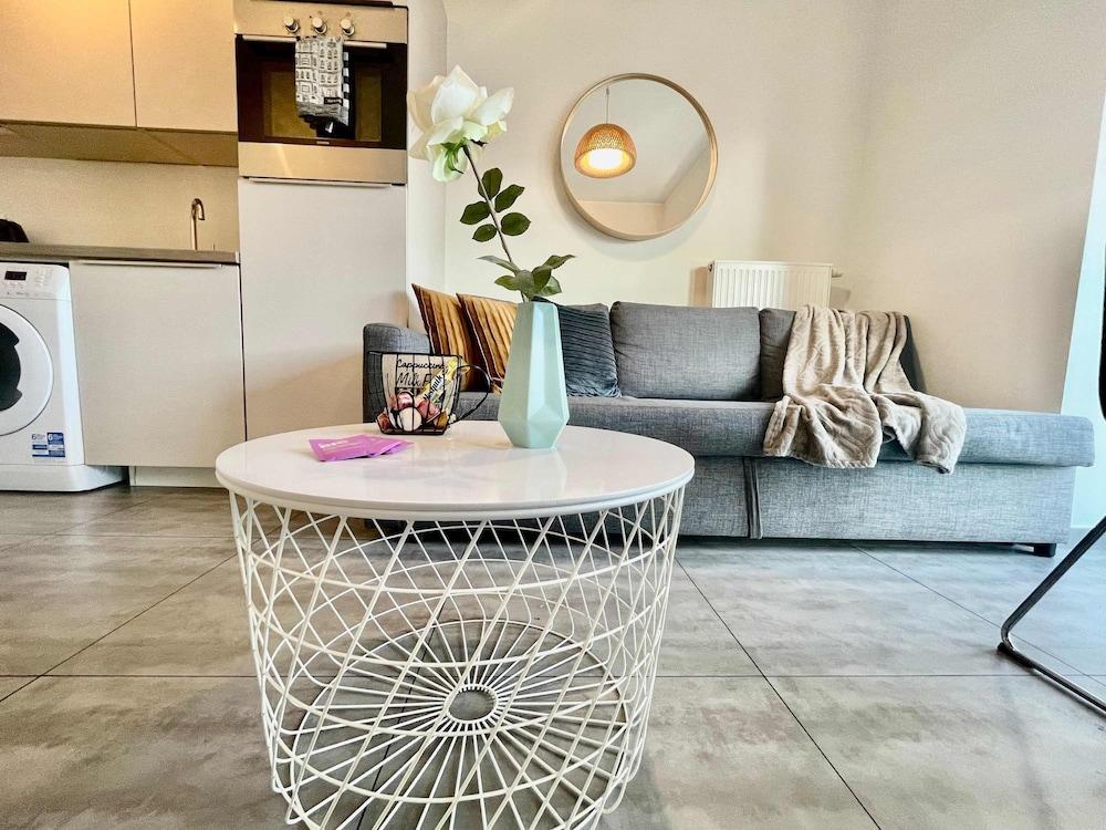 Cozy 1BR City Centre Near Meir Shopping by Oneluxstay