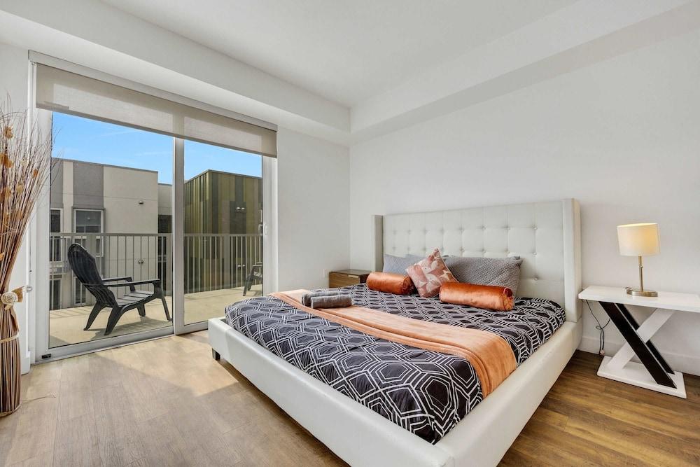 Stylish 2BR Family Apartment by Dtla