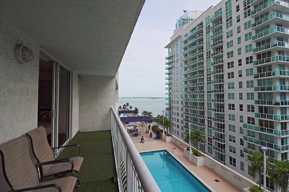 Stylish 1BR At Brickell Bay Club by Oneluxstay