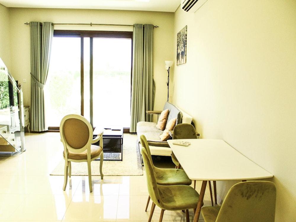 Lagoon View Apartment With Terrace