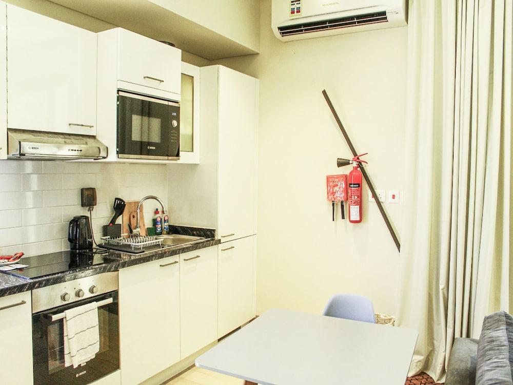 Serene 1-bedroom With Pool View