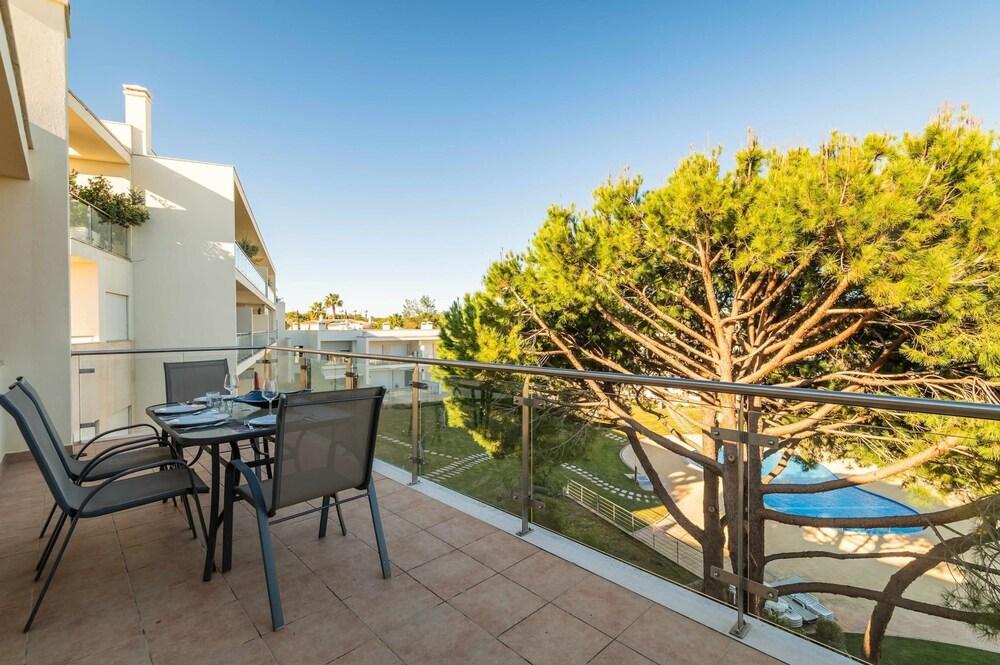 Balaia Residence 2 Bedroom Penthouse With Pool