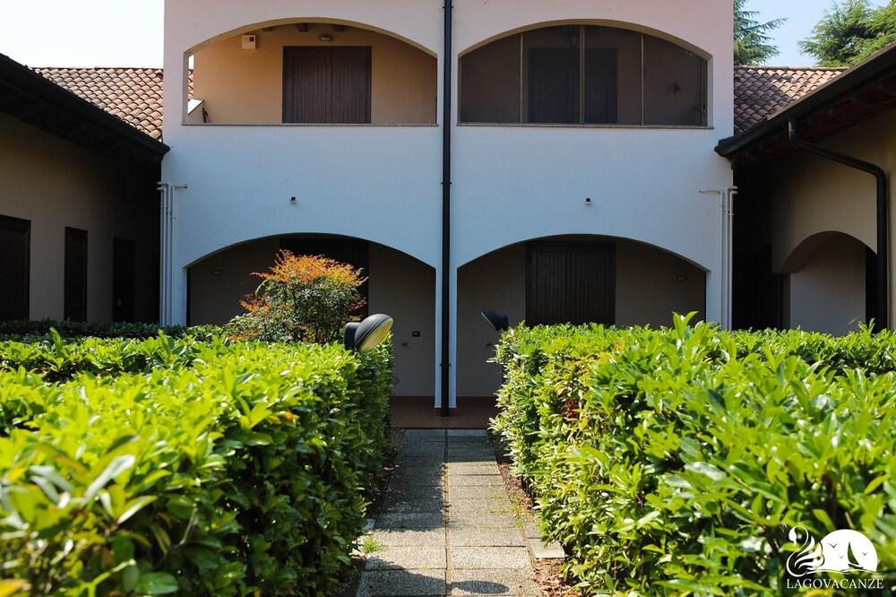 The Three Moons Apartment