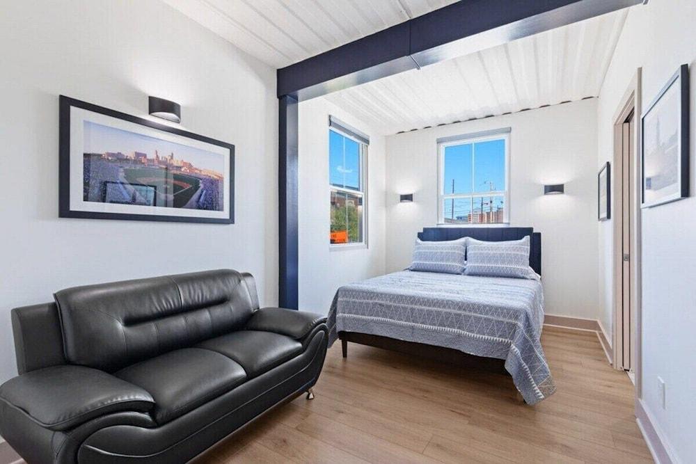 Indy Stadium Villas 711 L