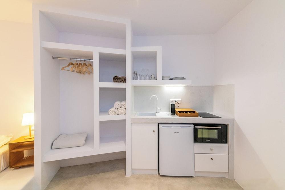 Blu Dot Tinos by TinosHost