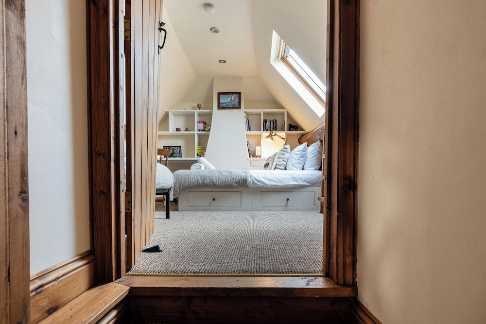 The Threshing Barn-Stunning 5 BD Retreat