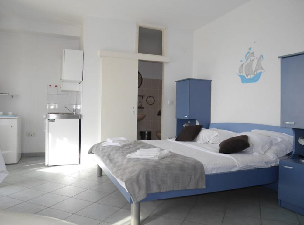 Dugi Rat Seaside Apartments