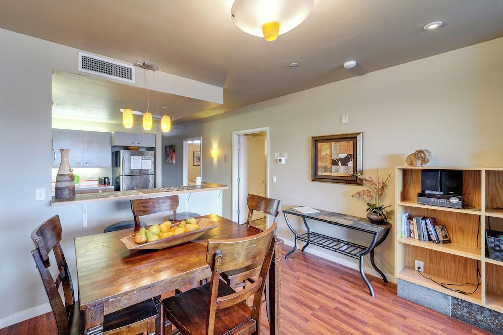 Resort Getaway on Lake Chelan: Pool + Beach Access