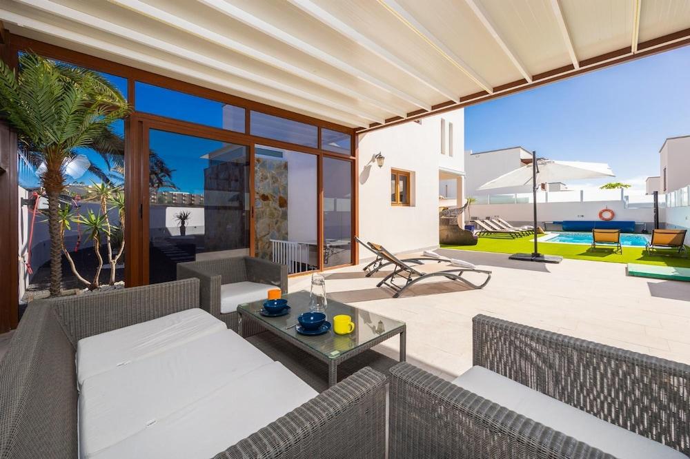 Las Caletas in Teguise