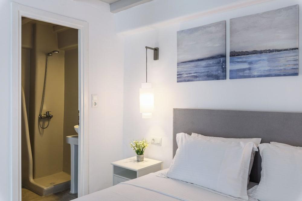 Eleven Keys Mykonos Suites