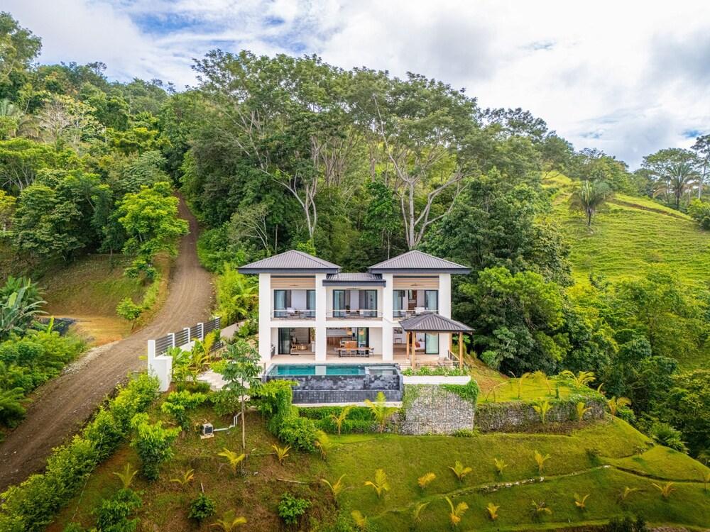 Private Eco-luxury Villa Jacuzzi Oceanview Pool