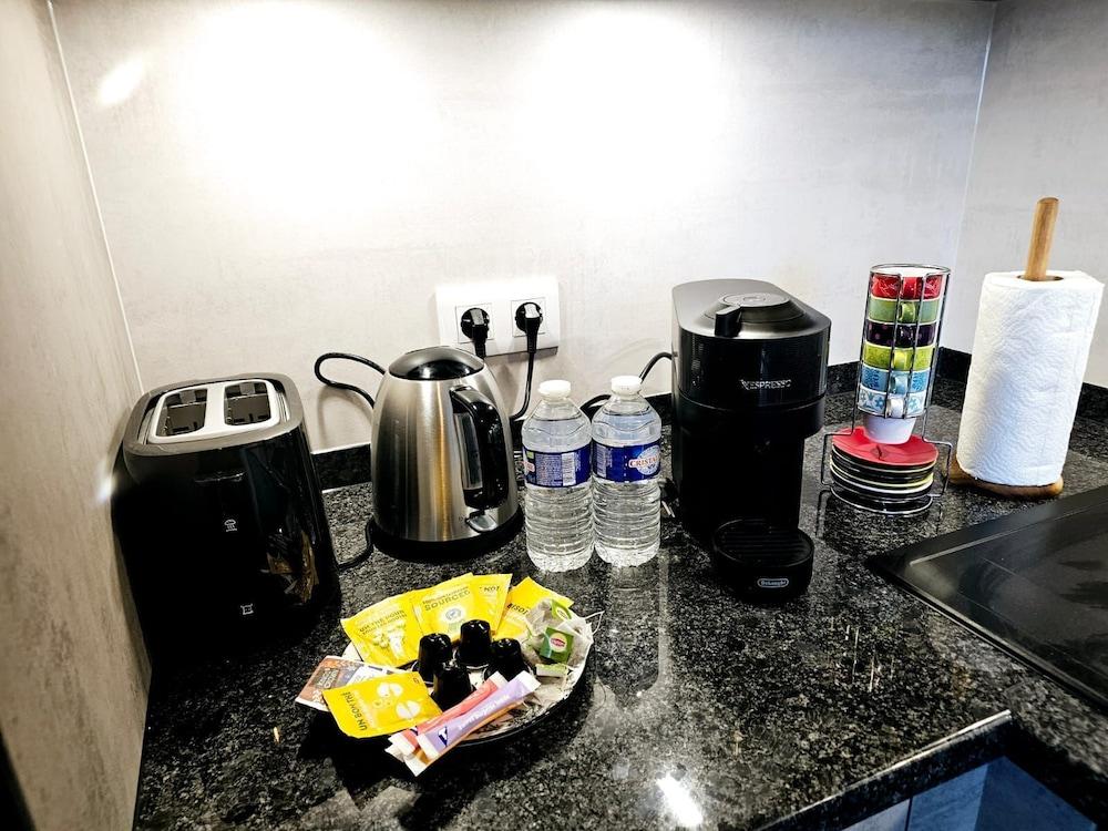 Comfy one bedroom with parking&balcony