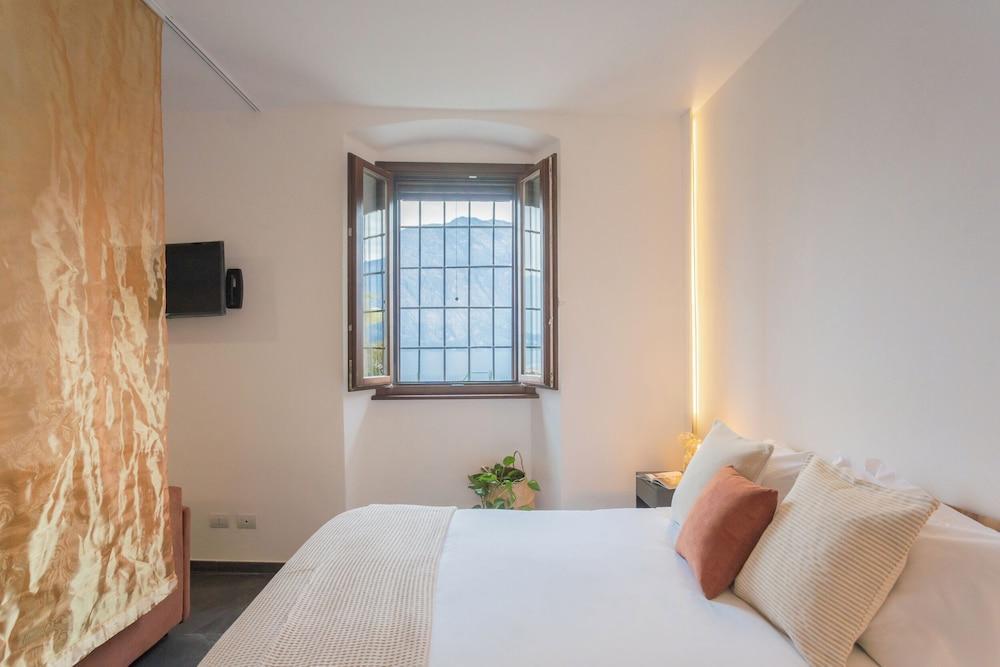 Cozy Nest on the Lake by Rent all Como