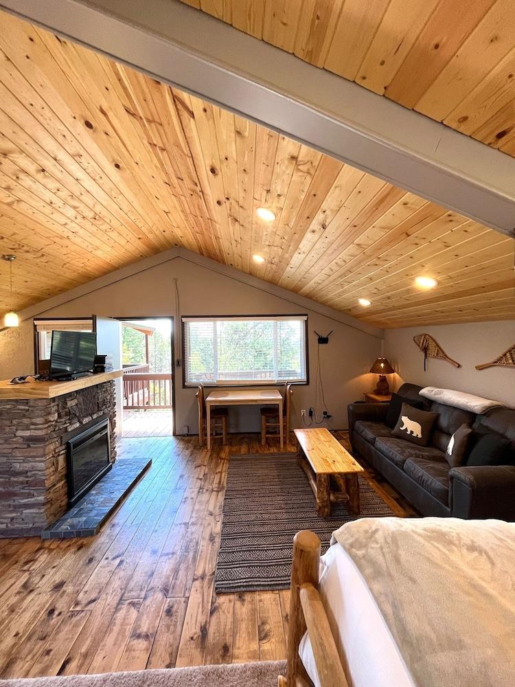 Perch Point- Hikers Dream Cabin Base