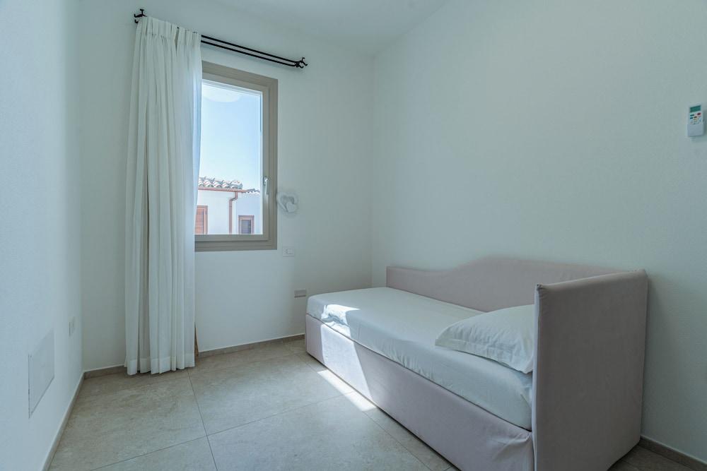 Le Conchiglie Apartments with pool