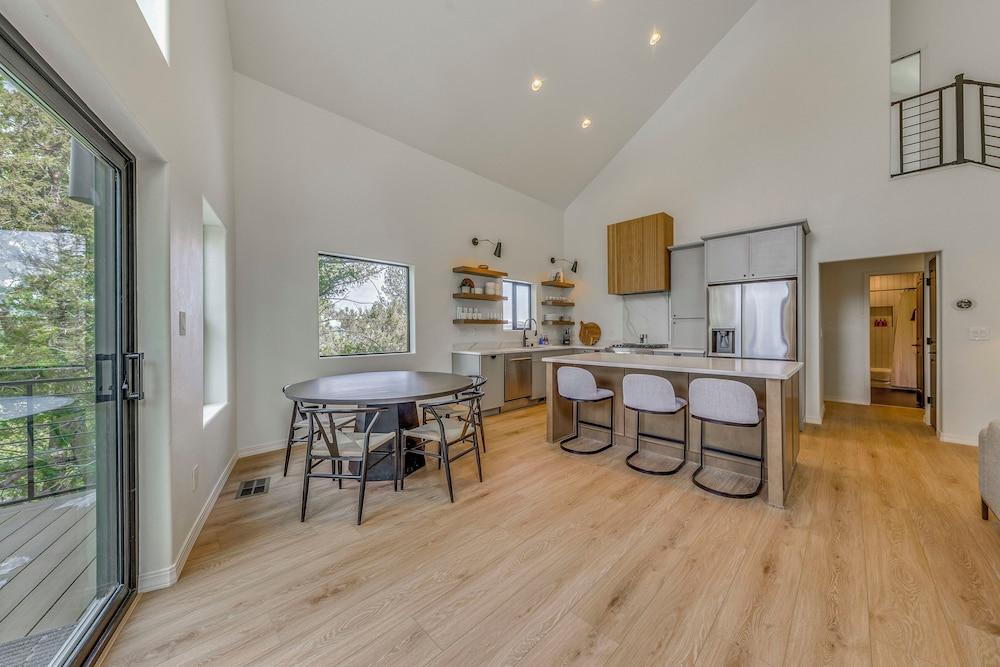 Sierra Blanca Views: New-build Cabin in Ruidoso