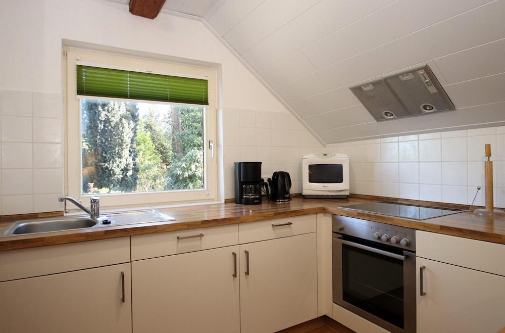 Ferienwohnung im Reetdachhaus, Burhave