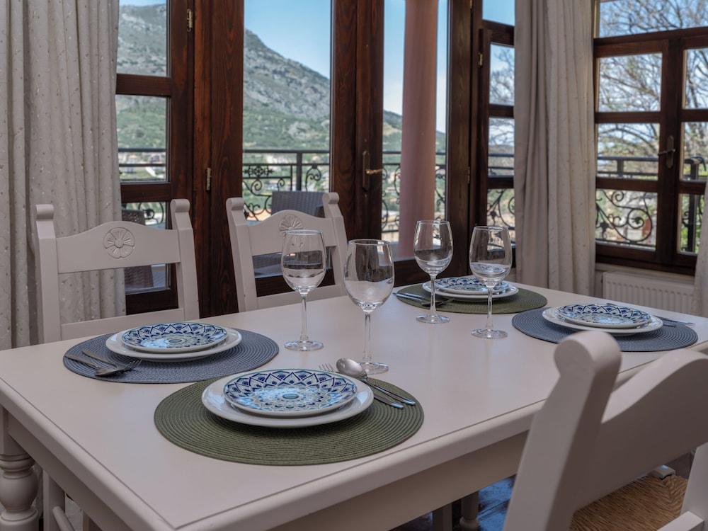 Arhontiko Arhanes Suites