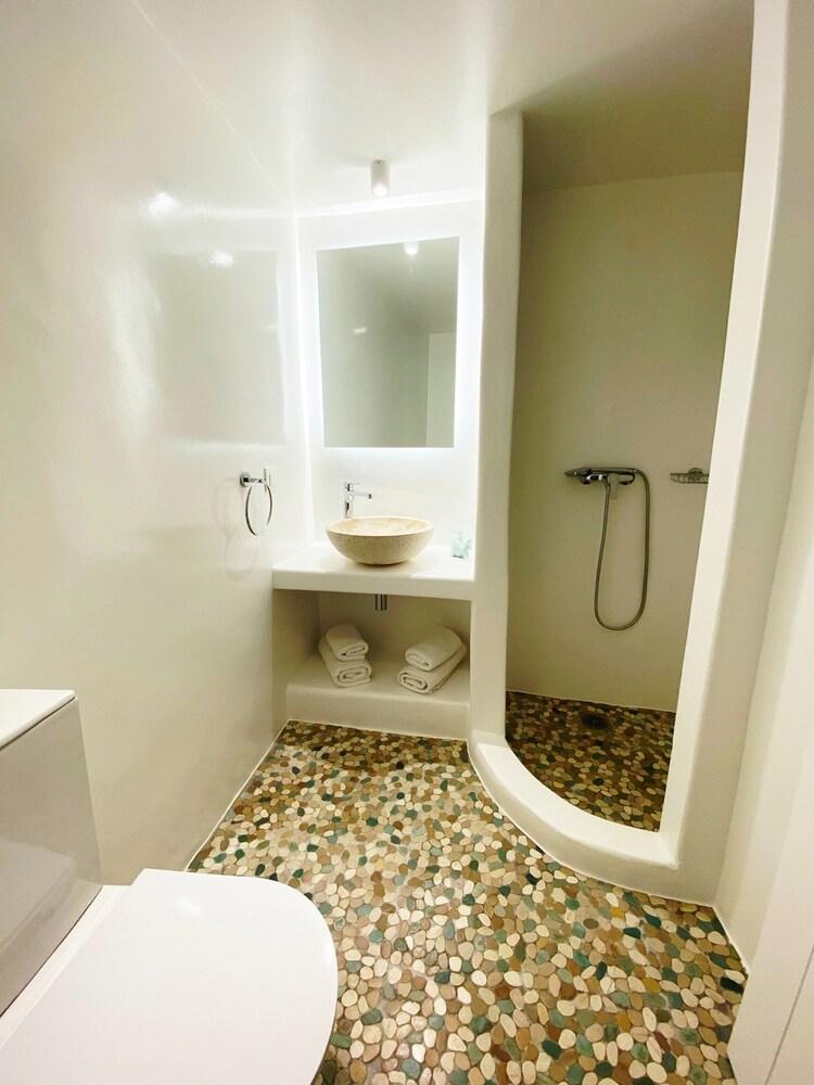 Mykonos 22 Superb Town Penthouse With Jacuzzi Spa