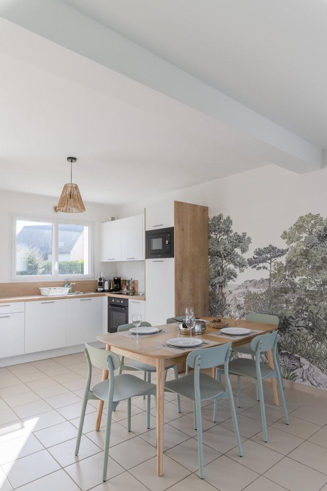 Charming House 300m From the sea