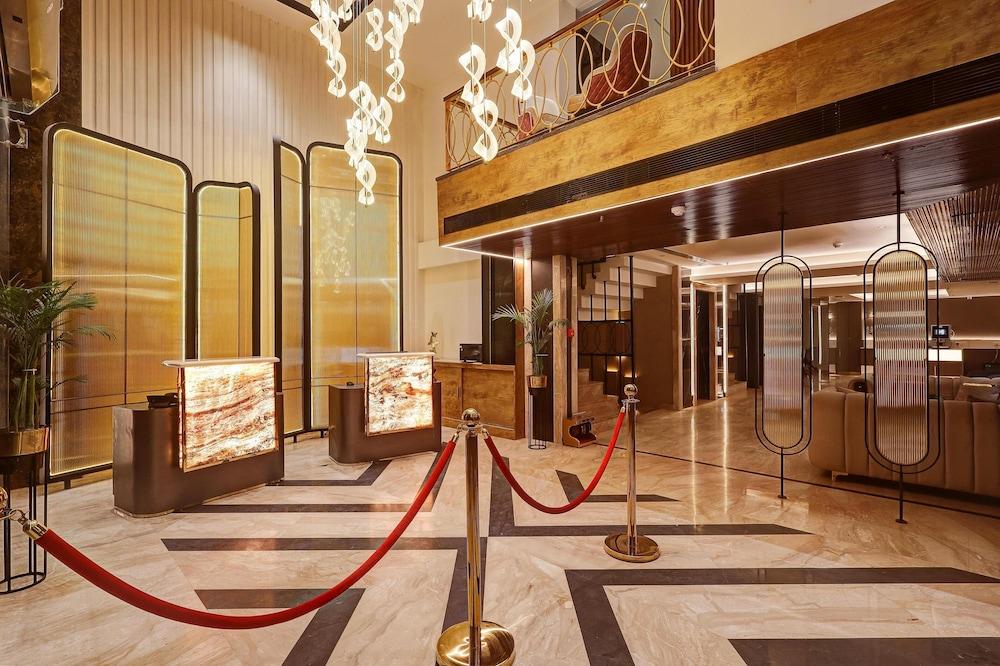 Tyche Boutique & Suites