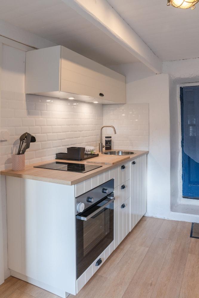 Small Cocoon for 2 by the sea