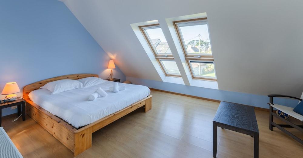 Family Home 2 Steps From the Beach