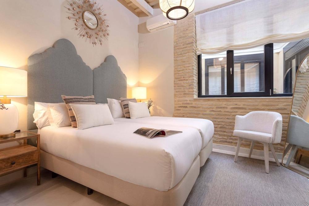 Genteel Home Acetres