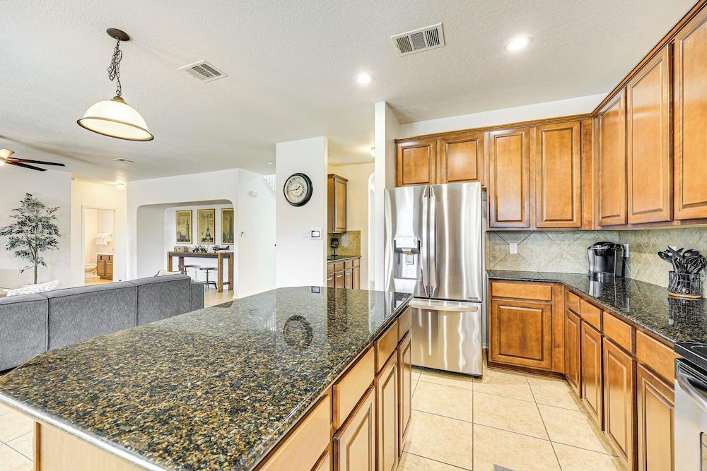 5 Mi to Randolph Afb: Spacious Cibolo Haven!