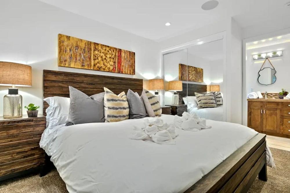 7 Br 2 Hot Tubs Rooftop Beach Block Ocean View