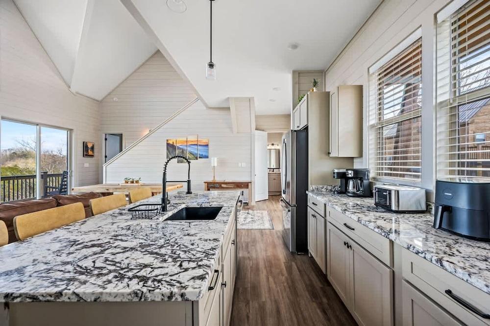 NEW Lake Cabin Sleeps 14 Indoor Pool Hot Tub