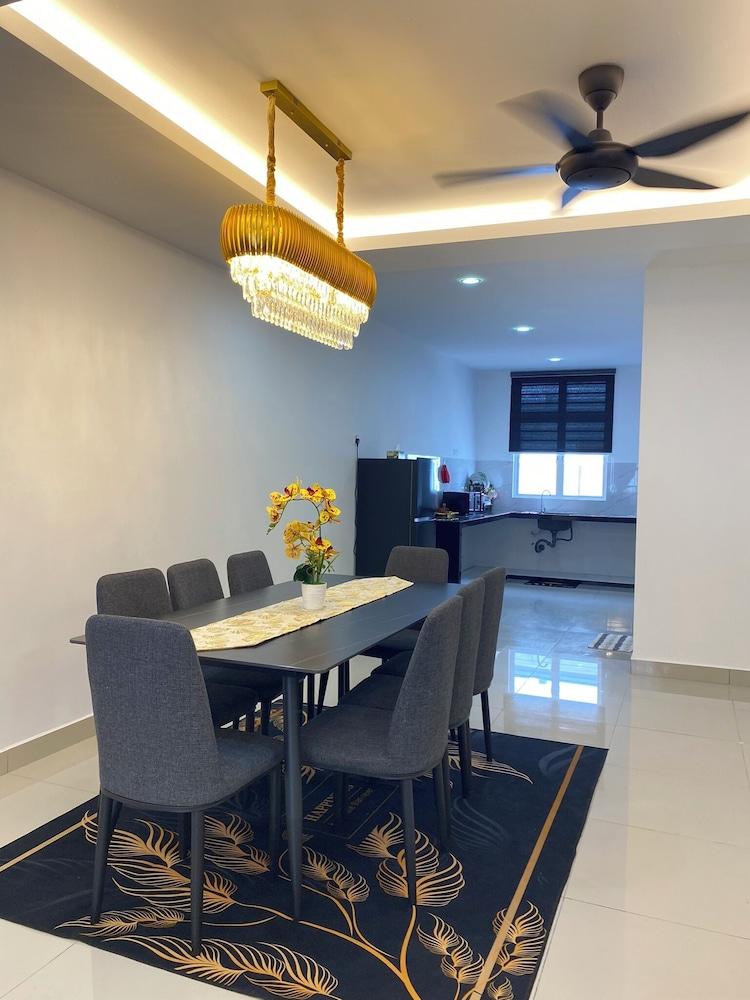 D'Royale Desaru Homestay