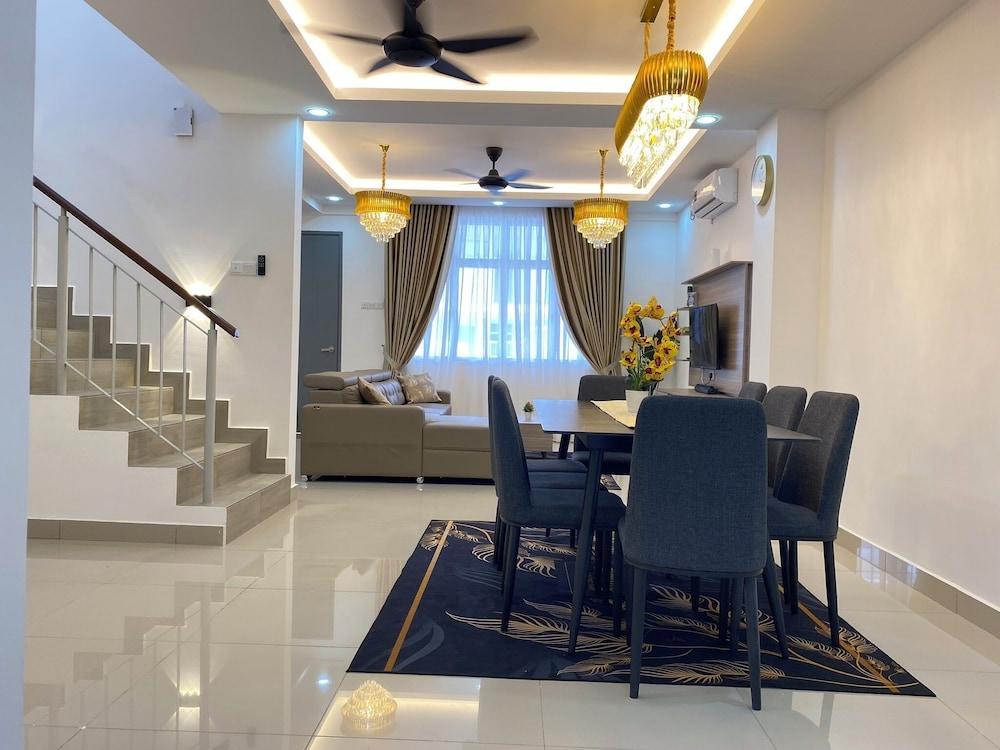 D'Royale Desaru Homestay