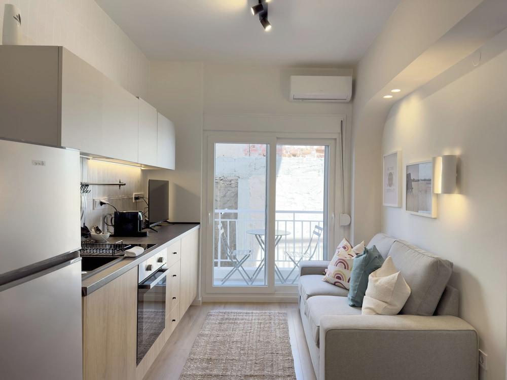 Amber Studios & Suites by halu