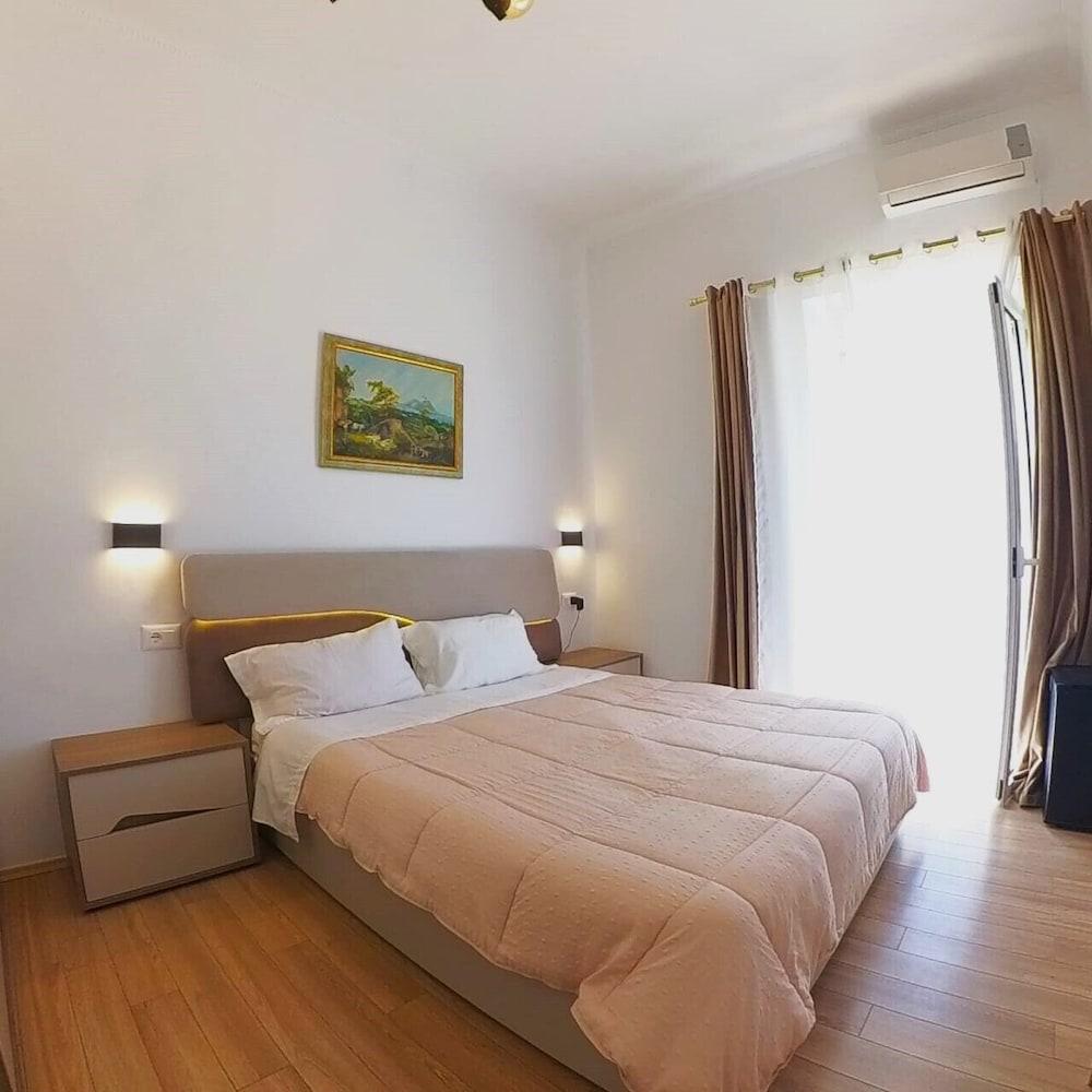 Mateo Rooms and Hostel