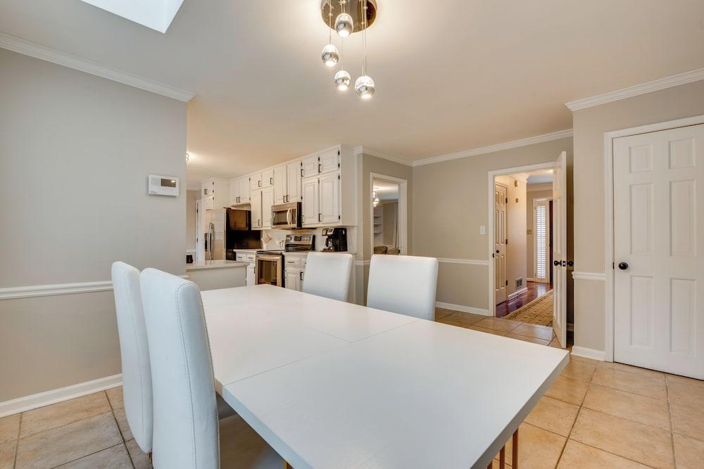 Spacious Home w/ Deck in Marietta!